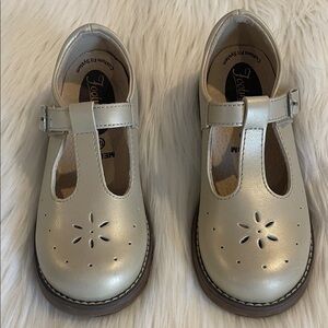 FootMates Girls T-Bar Mary Jane Shoes